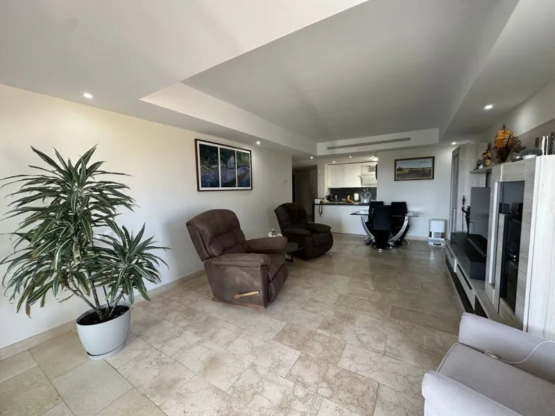 Middle Floor Apartment, Casares, Costa del Sol.
