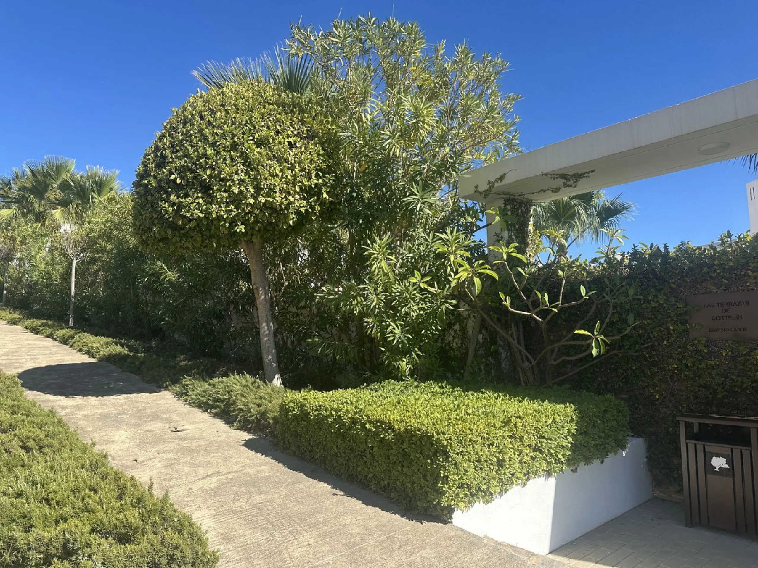 Middle Floor Apartment, Casares, Costa del Sol.