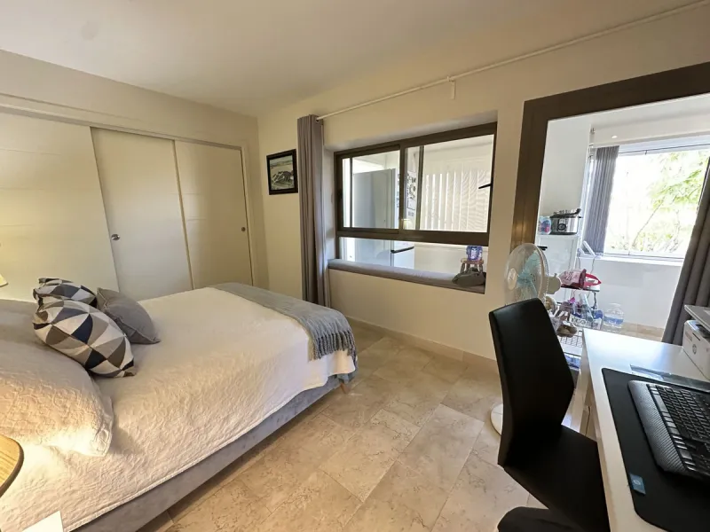 Middle Floor Apartment, Casares, Costa del Sol.