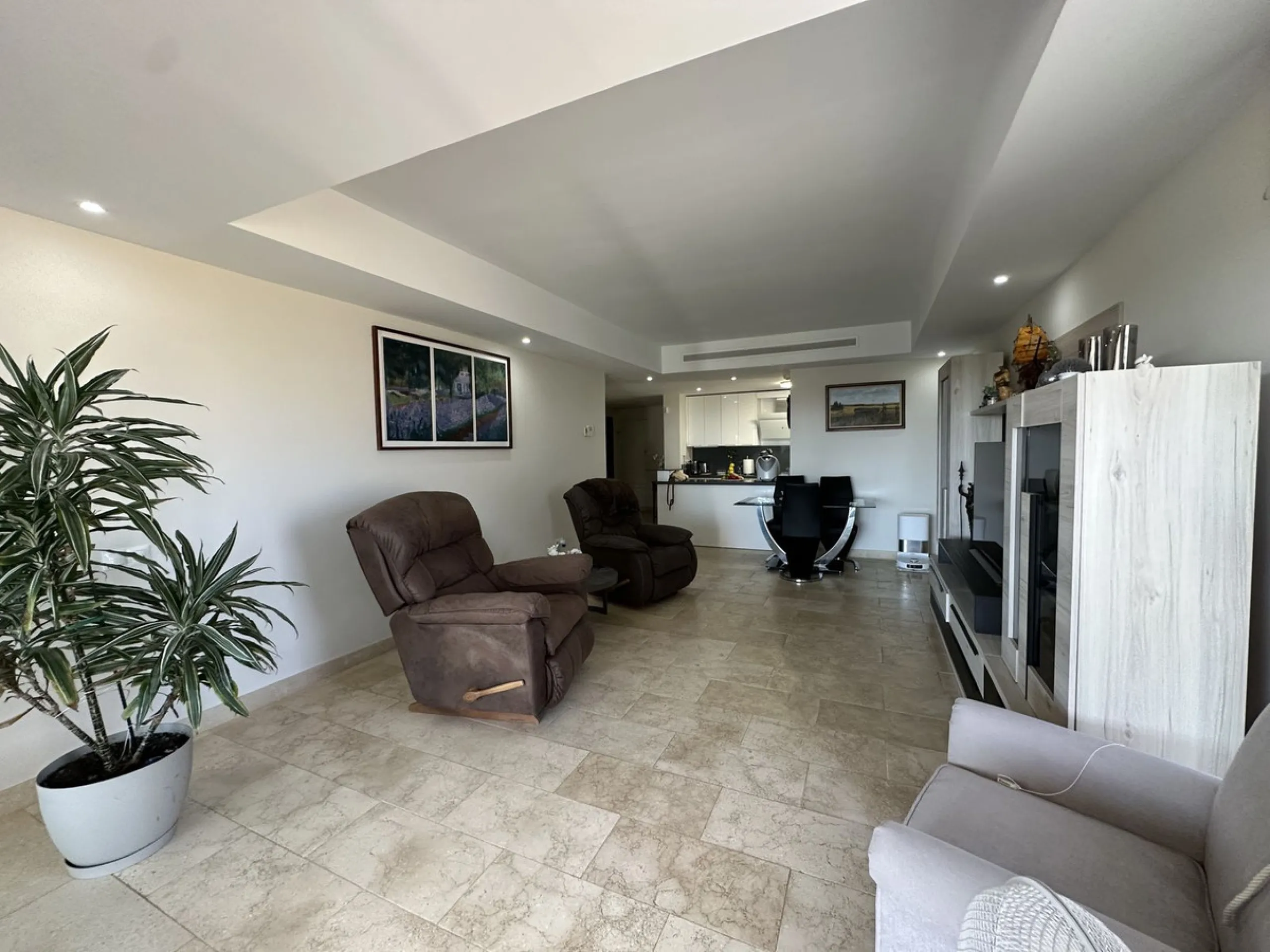 Middle Floor Apartment, Casares, Costa del Sol.