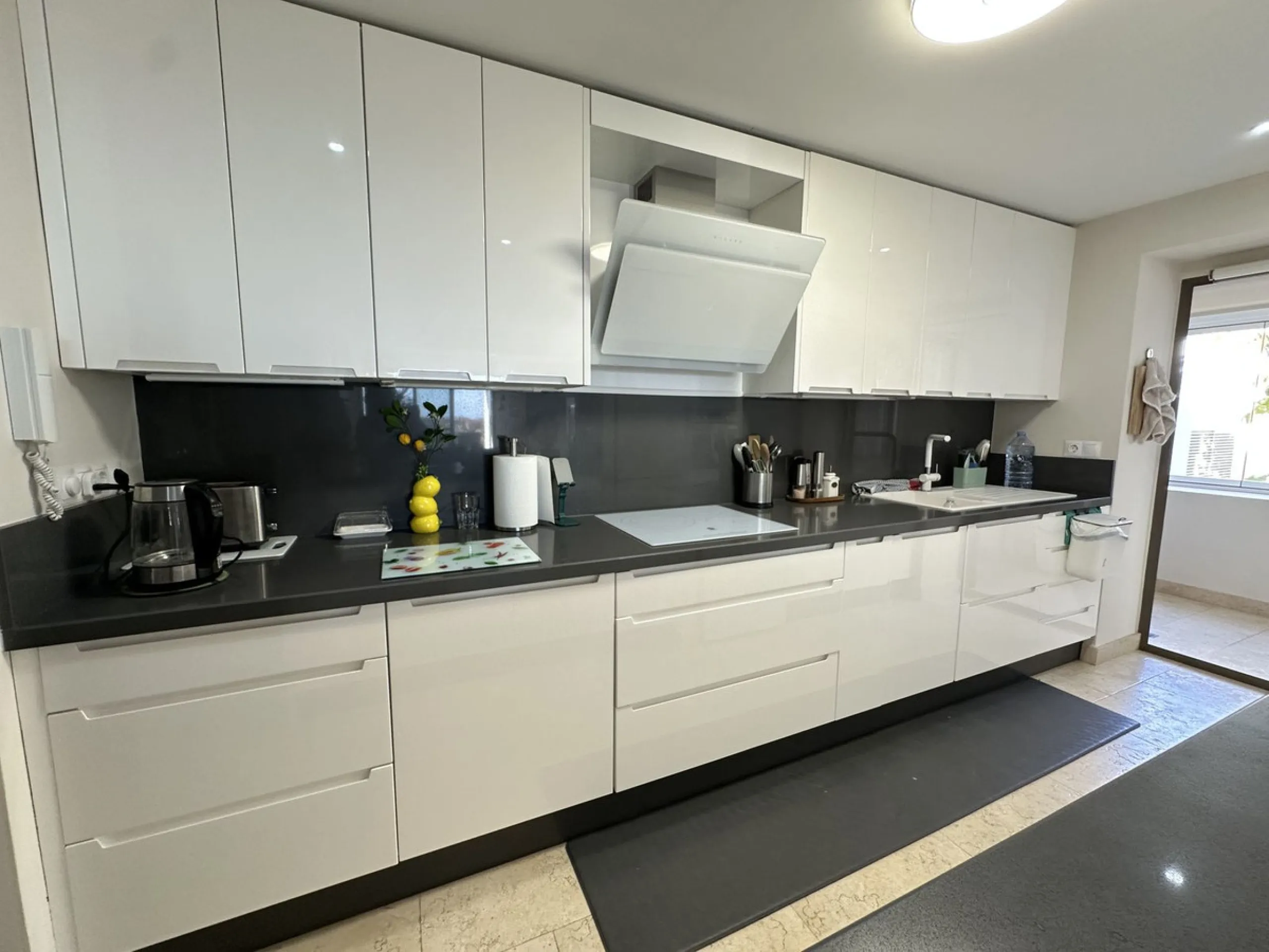 Middle Floor Apartment, Casares, Costa del Sol.