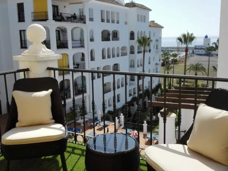 Middle Floor Apartment, La Duquesa, Costa del Sol.