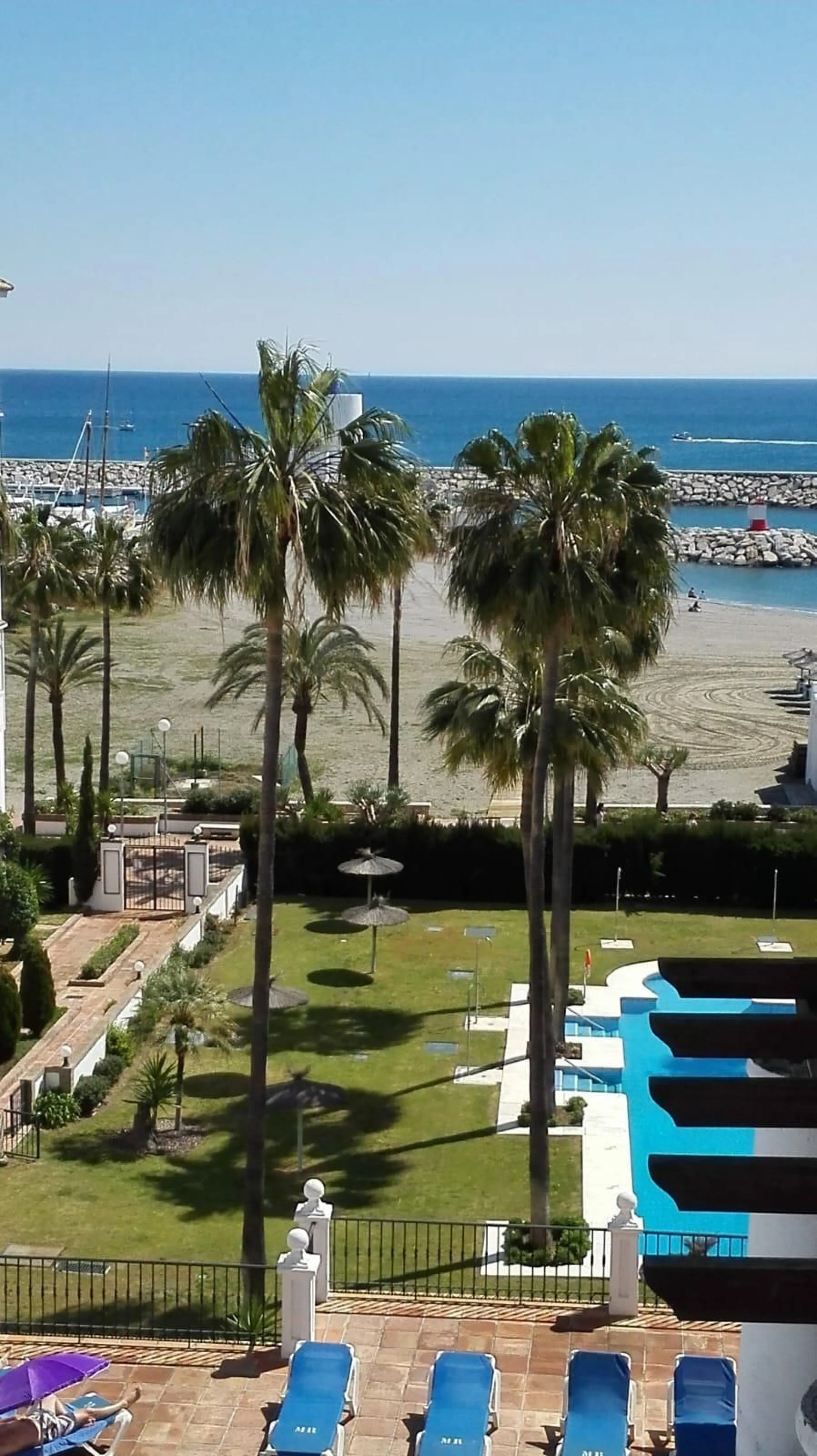 Middle Floor Apartment, La Duquesa, Costa del Sol.