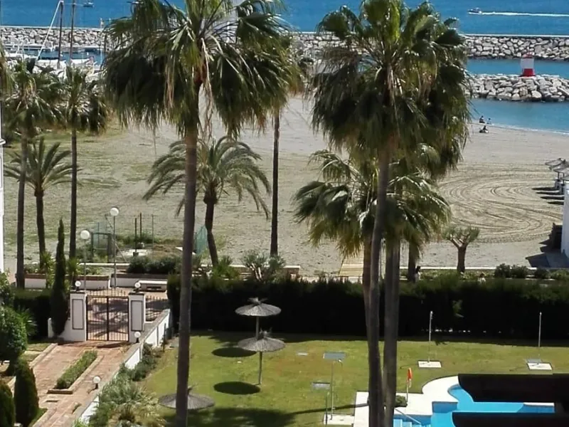 Middle Floor Apartment, La Duquesa, Costa del Sol.