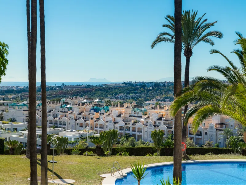 Apartment - Middle Floor Apartment в продаже в Marbella, Málaga. В доме 3 спален и 3 ванных комнат. Площадь дома 110 м²