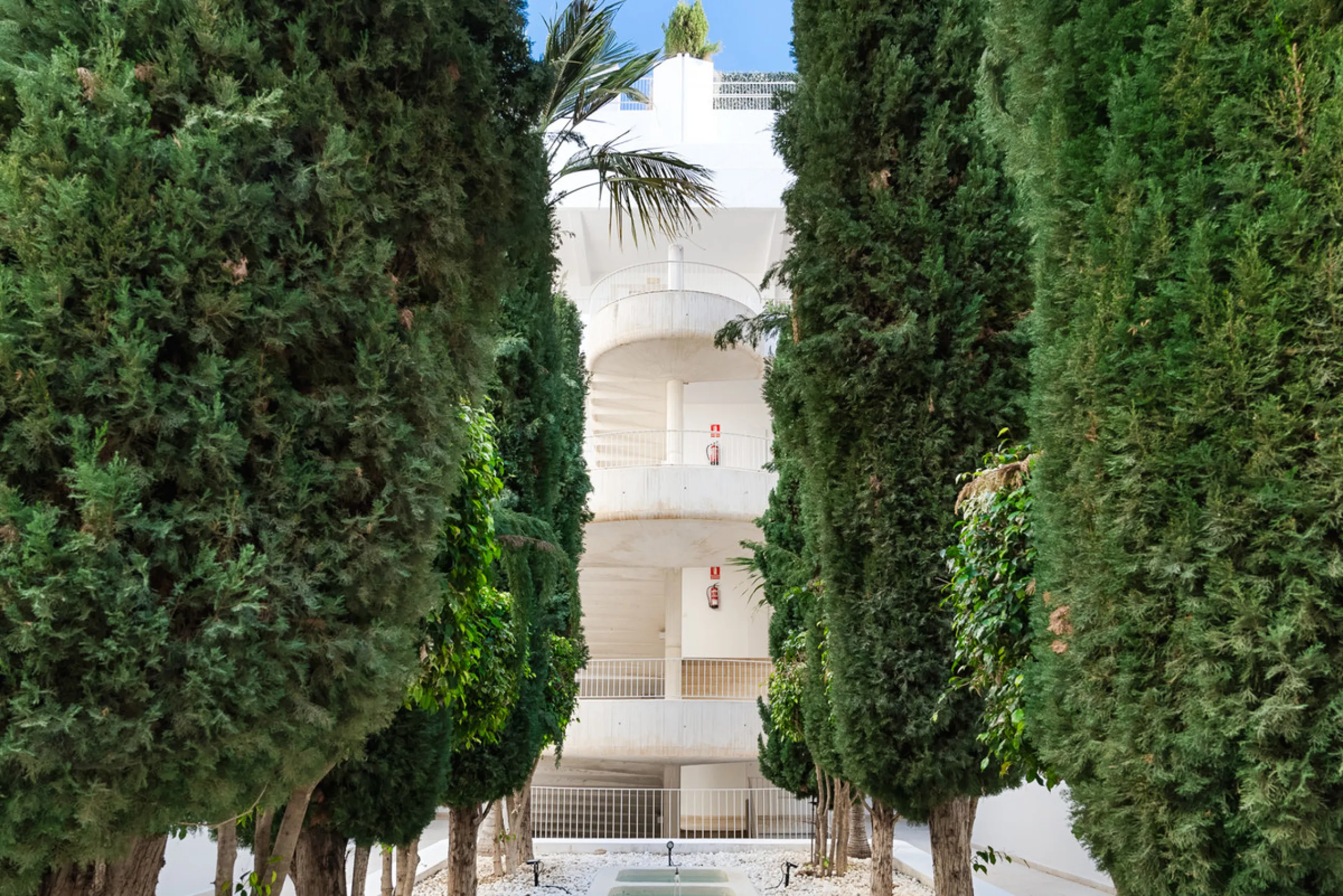 Apartment - Middle Floor Apartment в продаже в Marbella, Málaga. В доме 3 спален и 3 ванных комнат. Площадь дома 110 м²