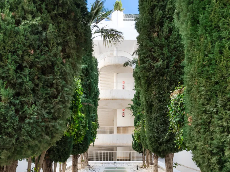 Apartment - Middle Floor Apartment в продаже в Marbella, Málaga. В доме 3 спален и 3 ванных комнат. Площадь дома 110 м²