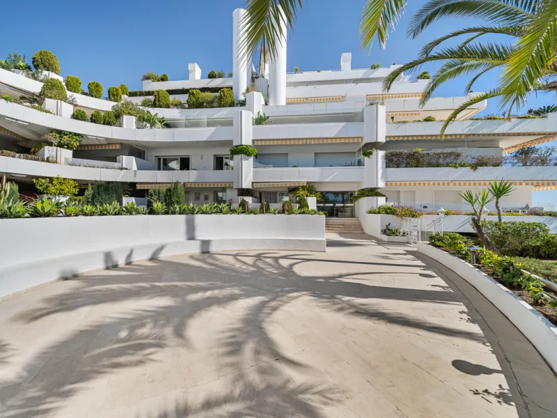 Apartment - Middle Floor Apartment в продаже в Marbella, Málaga. В доме 3 спален и 3 ванных комнат. Площадь дома 110 м²
