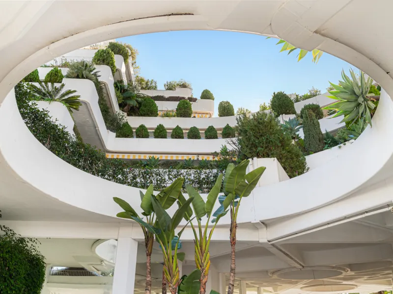 Apartment - Middle Floor Apartment в продаже в Marbella, Málaga. В доме 3 спален и 3 ванных комнат. Площадь дома 110 м²