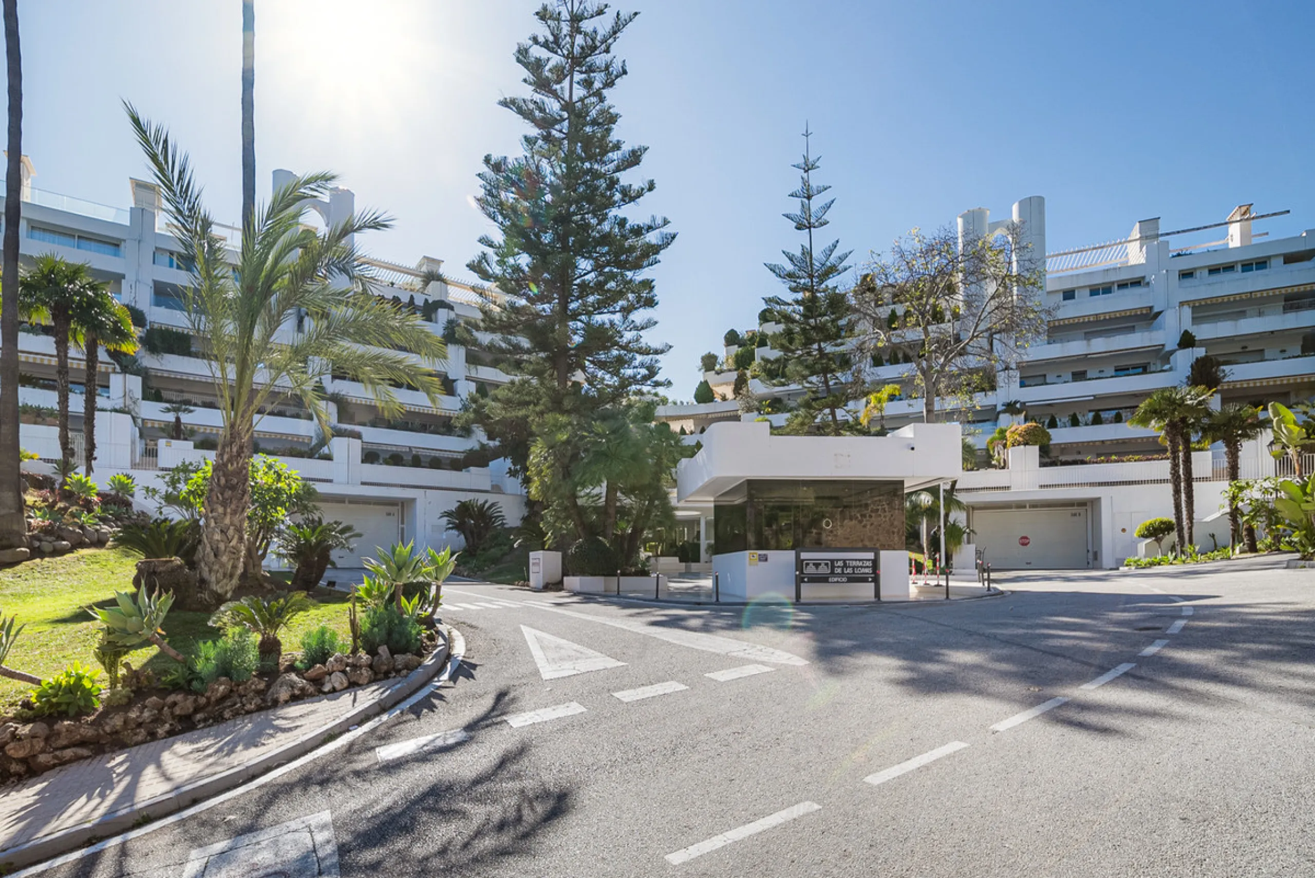 Apartment - Middle Floor Apartment в продаже в Marbella, Málaga. В доме 3 спален и 3 ванных комнат. Площадь дома 110 м²
