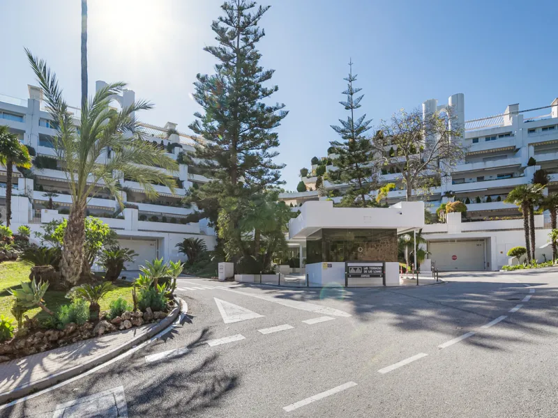 Apartment - Middle Floor Apartment в продаже в Marbella, Málaga. В доме 3 спален и 3 ванных комнат. Площадь дома 110 м²