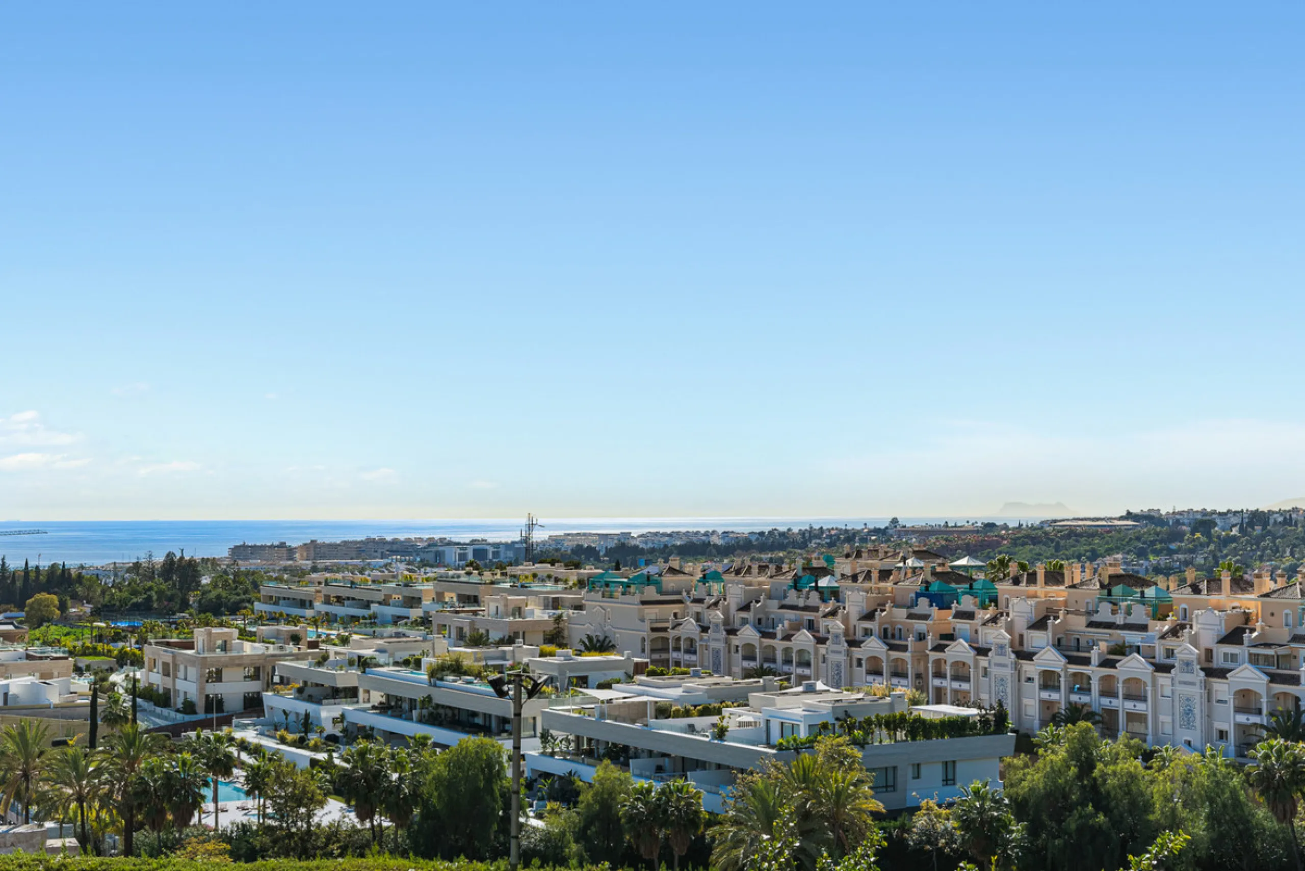 Apartment - Middle Floor Apartment в продаже в Marbella, Málaga. В доме 3 спален и 3 ванных комнат. Площадь дома 110 м²
