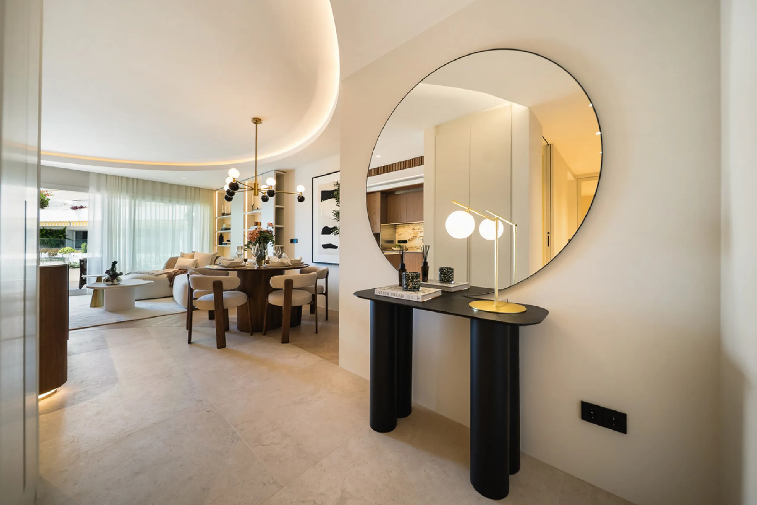 Apartment - Middle Floor Apartment в продаже в Marbella, Málaga. В доме 3 спален и 3 ванных комнат. Площадь дома 110 м²