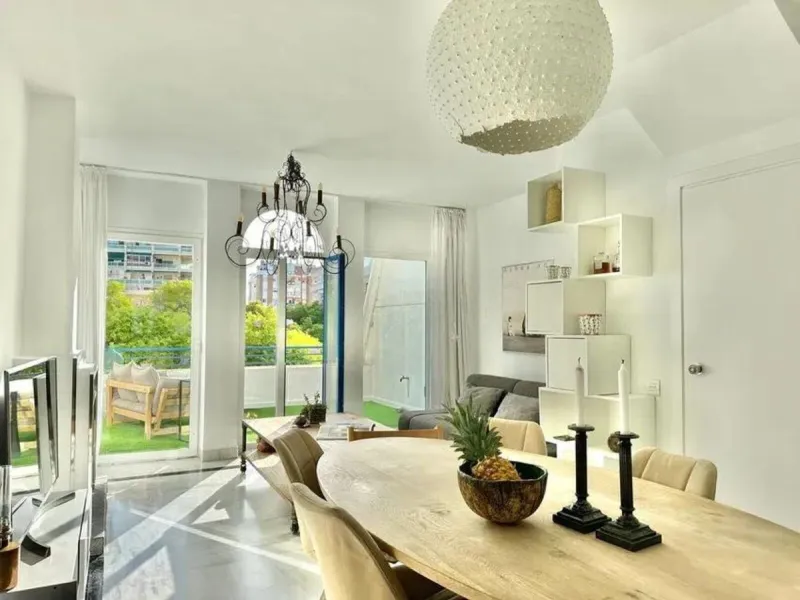 Apartment - Duplex в продаже в Marbella, Málaga. В доме 2 спален и 3 ванных комнат. Площадь дома 125 м²