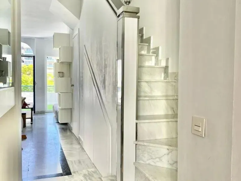 Nice and cozy duplex in one of the best locations in Marbella, in a coveted complex on second line beach.