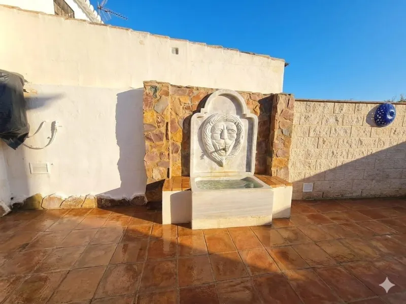 House - Finca - Cortijo в продаже в Cártama, Málaga. В доме 5 спален и 1 ванных комнат. Площадь дома 253 м². Площадь участка 8000 м²