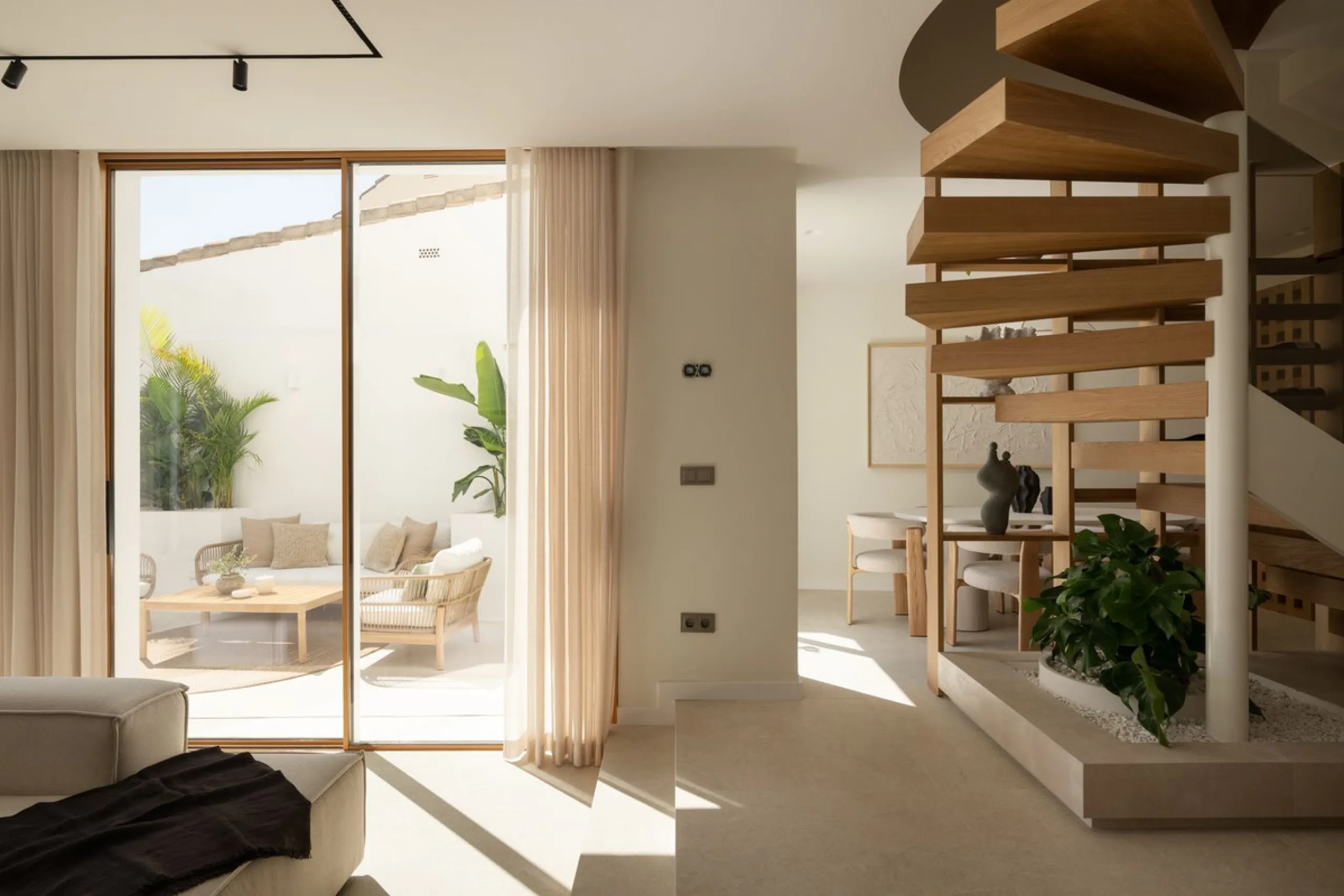 This elegant 4-bedroom, 4-bathroom townhouse in the heart of Aloha offers the perfect balance of style and convenience. With three en-suite bedrooms, it's designed for both comfort and privacy. The bright, open-plan living space flows onto spacious terrac