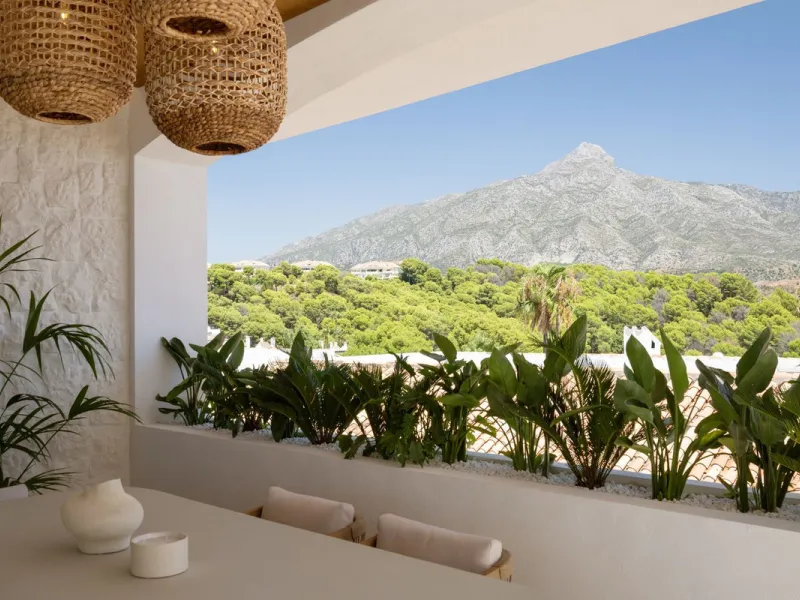 This elegant 4-bedroom, 4-bathroom townhouse in the heart of Aloha offers the perfect balance of style and convenience. With three en-suite bedrooms, it's designed for both comfort and privacy. The bright, open-plan living space flows onto spacious terrac