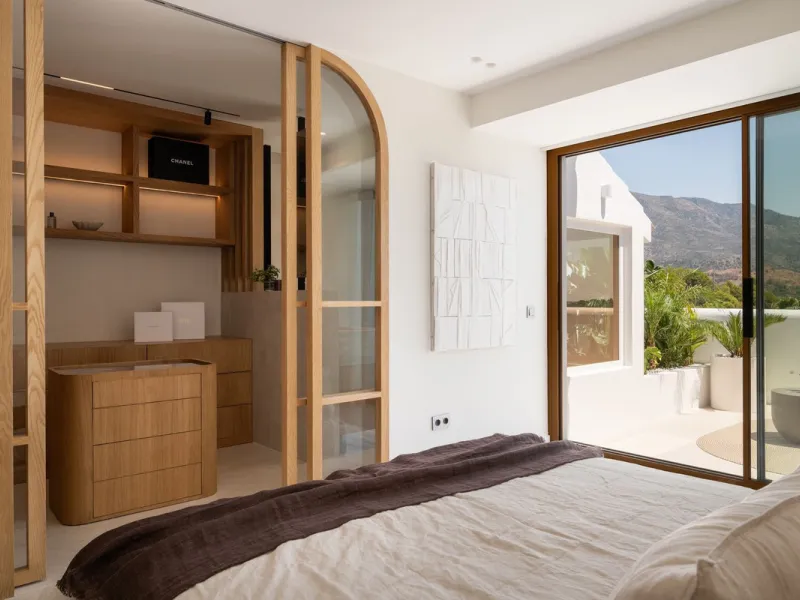 This elegant 4-bedroom, 4-bathroom townhouse in the heart of Aloha offers the perfect balance of style and convenience. With three en-suite bedrooms, it's designed for both comfort and privacy. The bright, open-plan living space flows onto spacious terrac