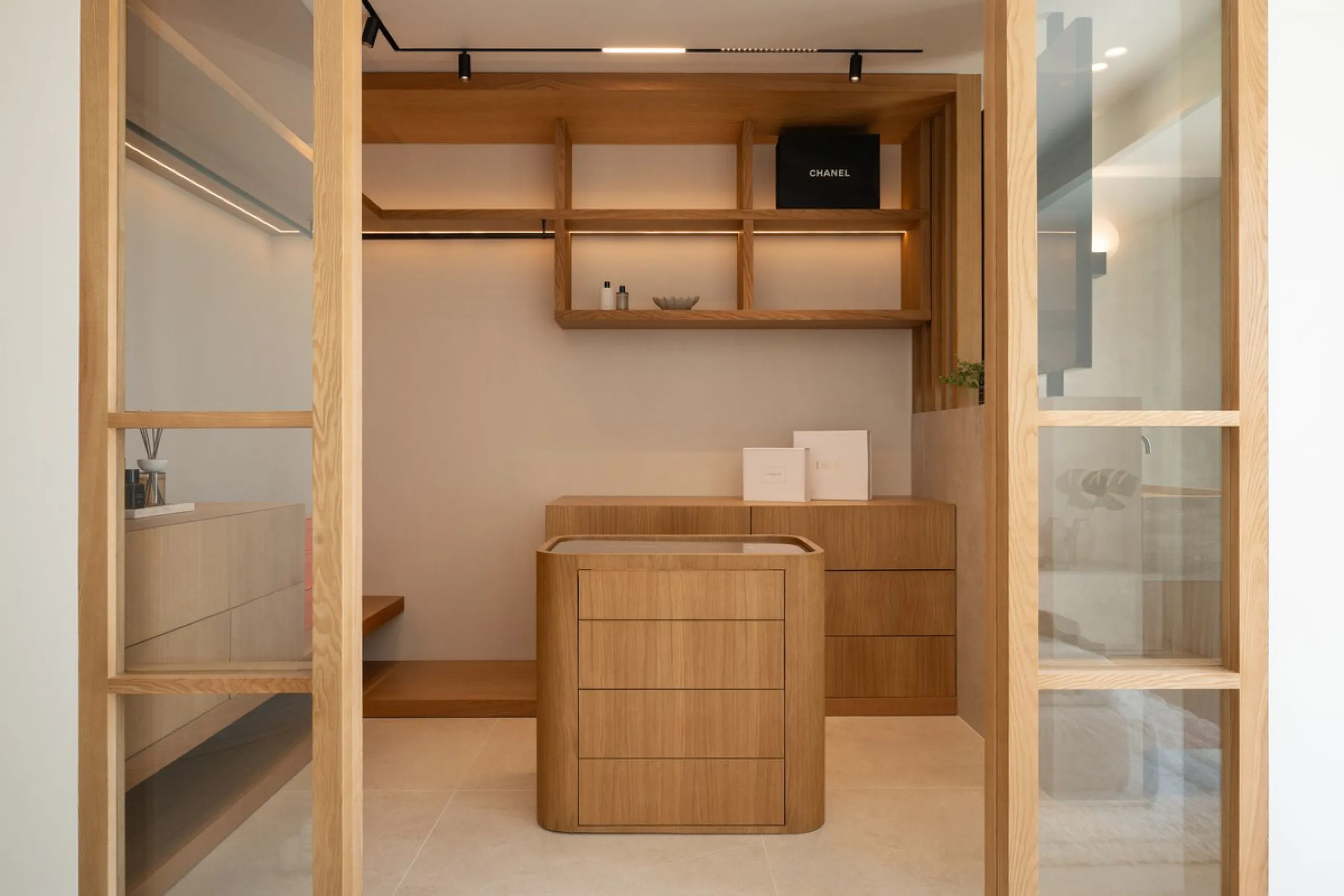 This elegant 4-bedroom, 4-bathroom townhouse in the heart of Aloha offers the perfect balance of style and convenience. With three en-suite bedrooms, it's designed for both comfort and privacy. The bright, open-plan living space flows onto spacious terrac