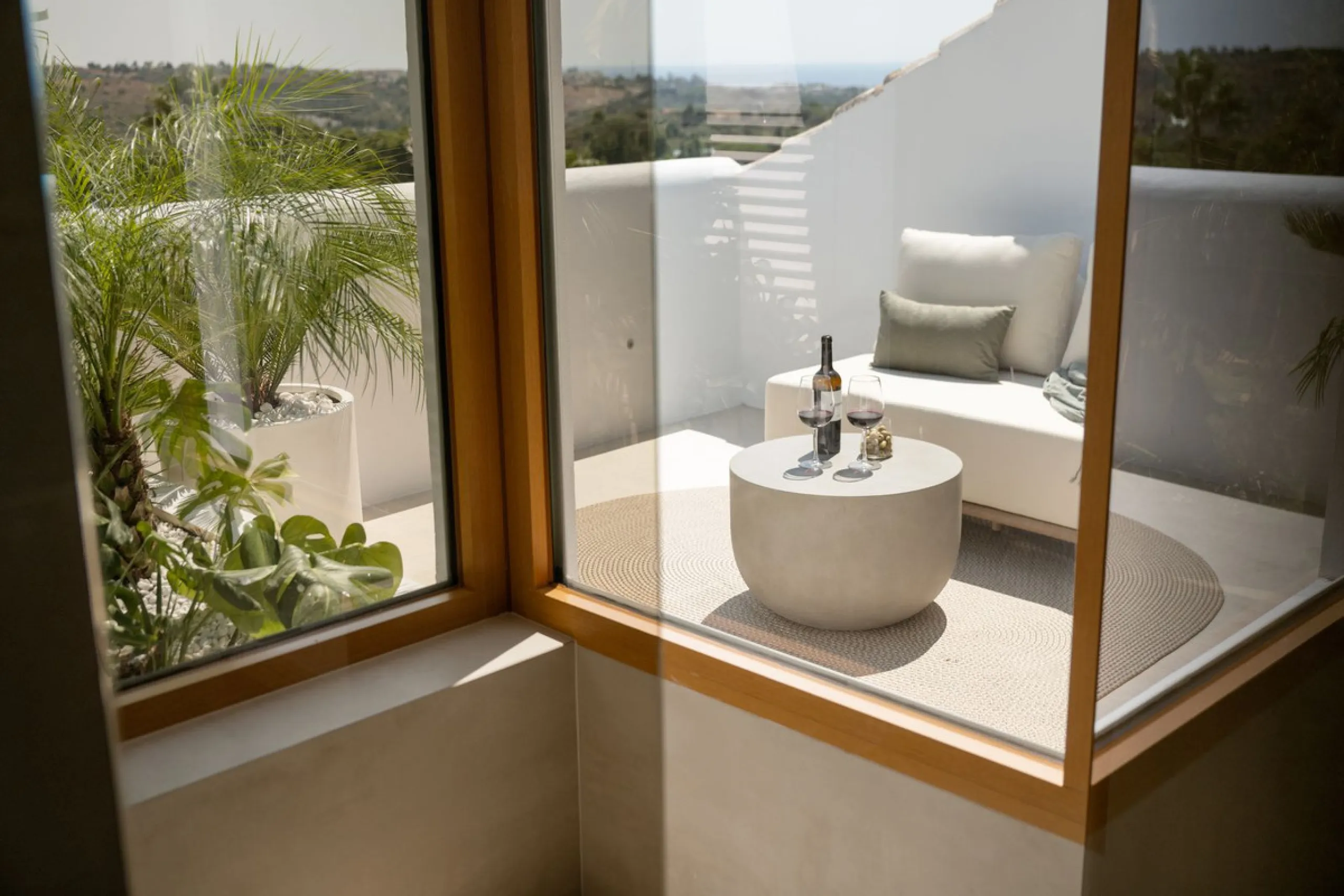 This elegant 4-bedroom, 4-bathroom townhouse in the heart of Aloha offers the perfect balance of style and convenience. With three en-suite bedrooms, it's designed for both comfort and privacy. The bright, open-plan living space flows onto spacious terrac