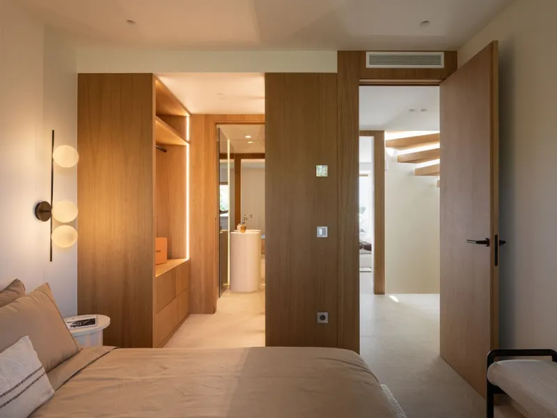 This elegant 4-bedroom, 4-bathroom townhouse in the heart of Aloha offers the perfect balance of style and convenience. With three en-suite bedrooms, it's designed for both comfort and privacy. The bright, open-plan living space flows onto spacious terrac