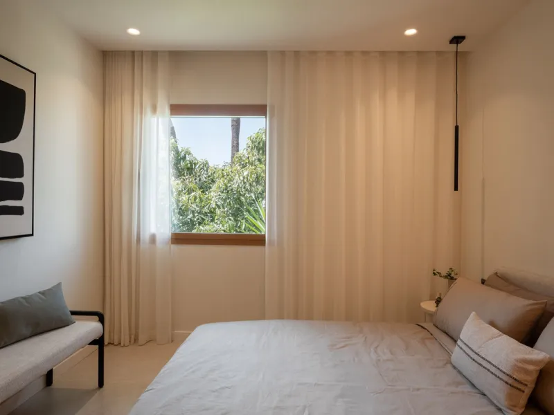 This elegant 4-bedroom, 4-bathroom townhouse in the heart of Aloha offers the perfect balance of style and convenience. With three en-suite bedrooms, it's designed for both comfort and privacy. The bright, open-plan living space flows onto spacious terrac