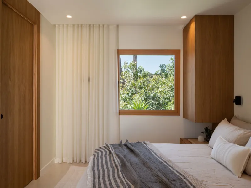 This elegant 4-bedroom, 4-bathroom townhouse in the heart of Aloha offers the perfect balance of style and convenience. With three en-suite bedrooms, it's designed for both comfort and privacy. The bright, open-plan living space flows onto spacious terrac