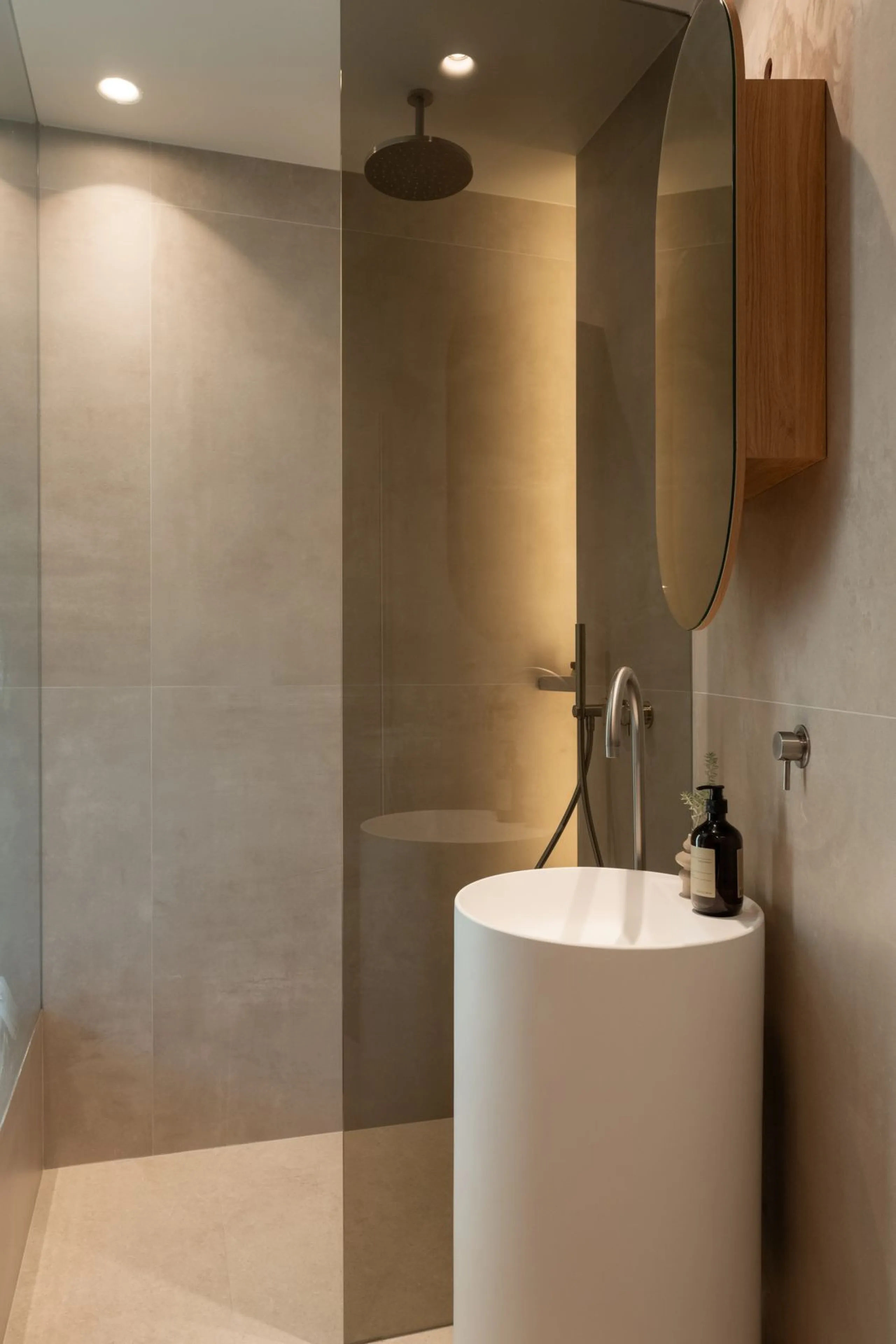 This elegant 4-bedroom, 4-bathroom townhouse in the heart of Aloha offers the perfect balance of style and convenience. With three en-suite bedrooms, it's designed for both comfort and privacy. The bright, open-plan living space flows onto spacious terrac
