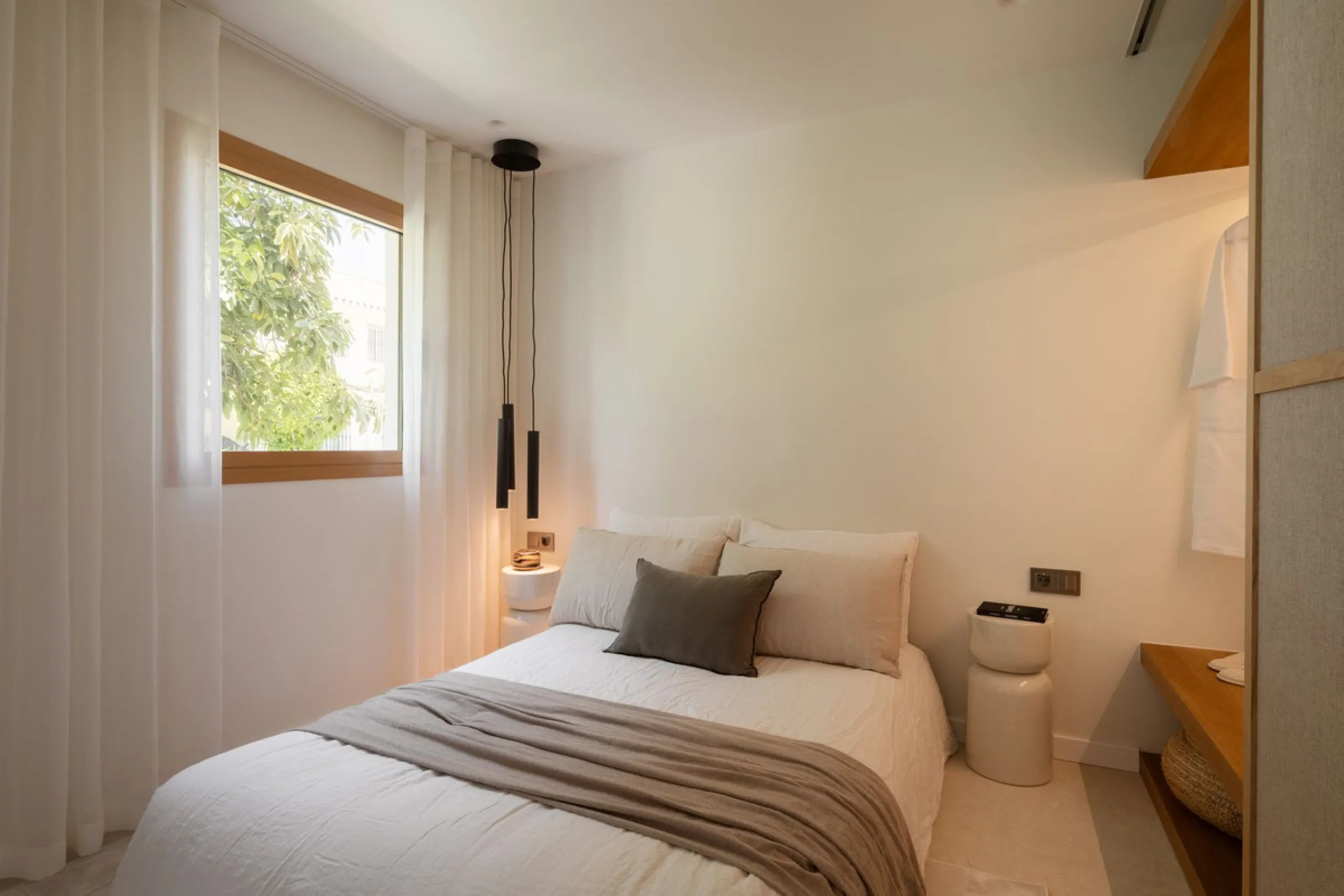 This elegant 4-bedroom, 4-bathroom townhouse in the heart of Aloha offers the perfect balance of style and convenience. With three en-suite bedrooms, it's designed for both comfort and privacy. The bright, open-plan living space flows onto spacious terrac