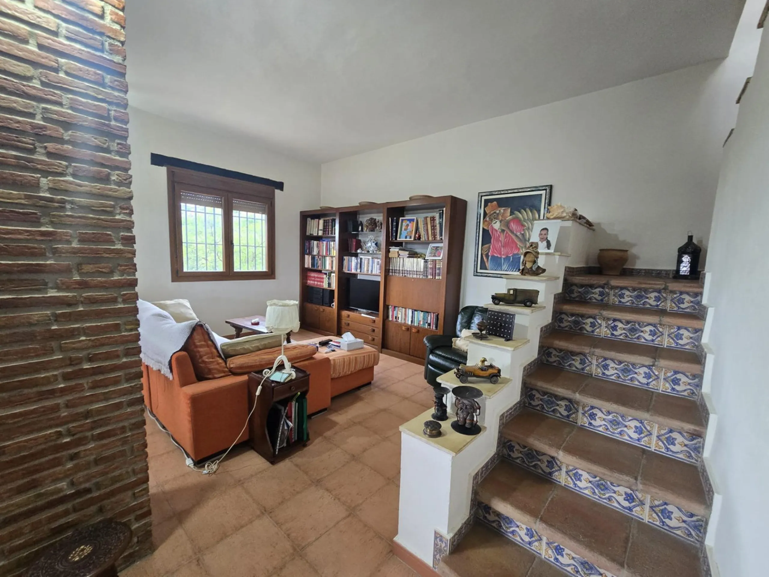 House - Finca - Cortijo в продаже в Cártama, Málaga. В доме 5 спален и 1 ванных комнат. Площадь дома 253 м². Площадь участка 8000 м²