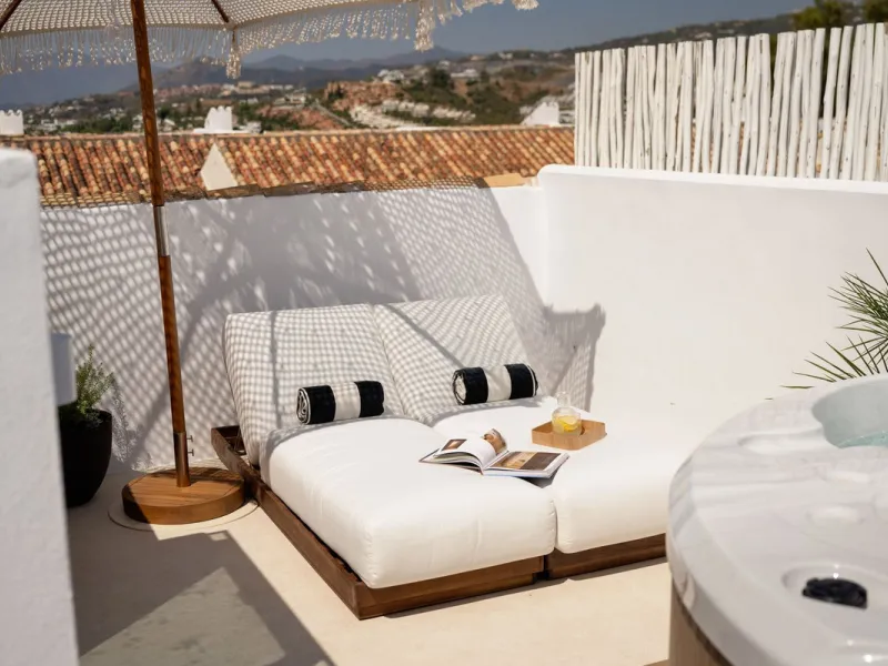 This elegant 4-bedroom, 4-bathroom townhouse in the heart of Aloha offers the perfect balance of style and convenience. With three en-suite bedrooms, it's designed for both comfort and privacy. The bright, open-plan living space flows onto spacious terrac