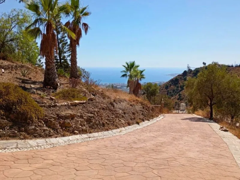 Exceptional Hilltop Villa with Panoramic Views
