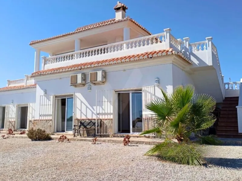Exceptional Hilltop Villa with Panoramic Views