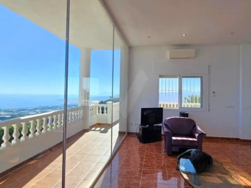 Exceptional Hilltop Villa with Panoramic Views