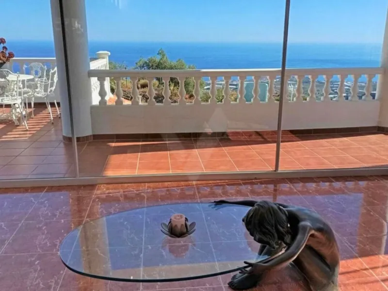 Exceptional Hilltop Villa with Panoramic Views