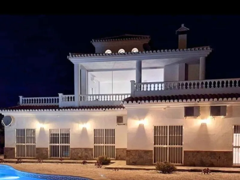 Exceptional Hilltop Villa with Panoramic Views