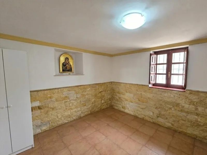 House - Finca - Cortijo в продаже в Cártama, Málaga. В доме 5 спален и 1 ванных комнат. Площадь дома 253 м². Площадь участка 8000 м²