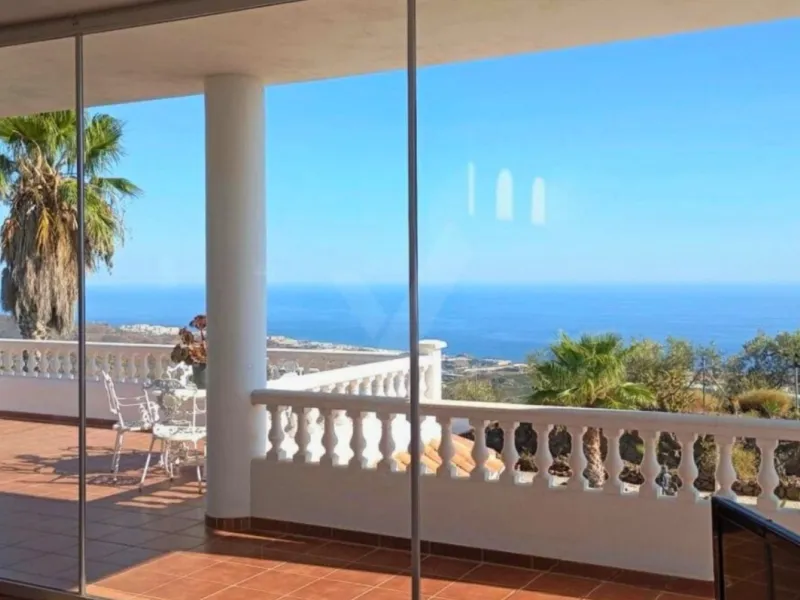 Exceptional Hilltop Villa with Panoramic Views