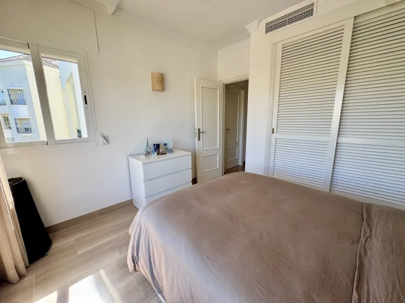 Stunning Three-Bedroom Apartment in Hacienda Playa, Elviria..