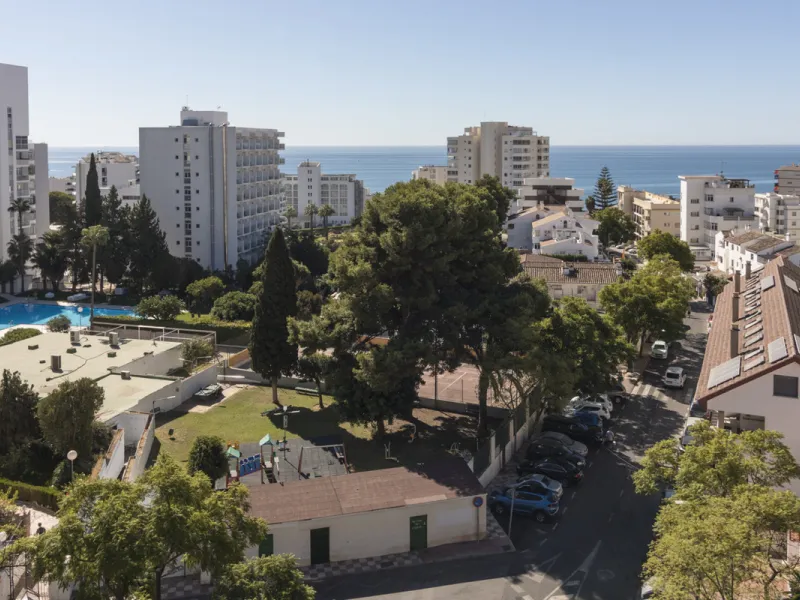 Wonderful apartment for sale, with an excellent location, sea views, surrounded by amenities, and just a few minutes' walk from the beach.