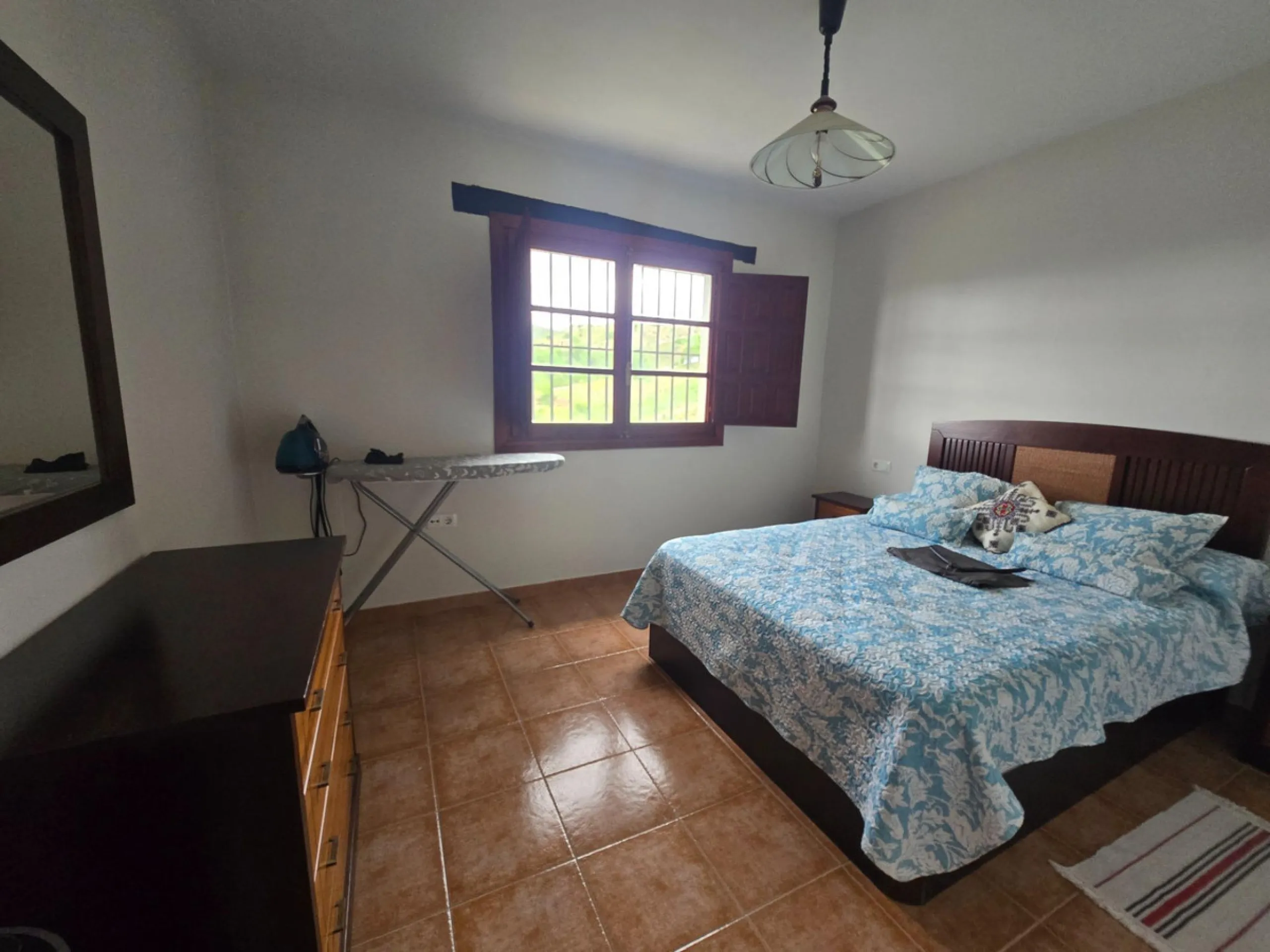 House - Finca - Cortijo в продаже в Cártama, Málaga. В доме 5 спален и 1 ванных комнат. Площадь дома 253 м². Площадь участка 8000 м²