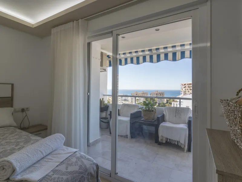 Wonderful apartment for sale, with an excellent location, sea views, surrounded by amenities, and just a few minutes' walk from the beach.