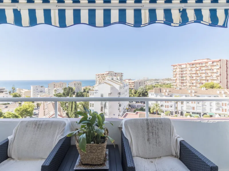 Wonderful apartment for sale, with an excellent location, sea views, surrounded by amenities, and just a few minutes' walk from the beach.