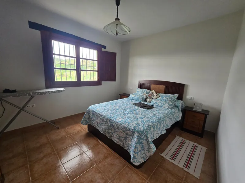 House - Finca - Cortijo в продаже в Cártama, Málaga. В доме 5 спален и 1 ванных комнат. Площадь дома 253 м². Площадь участка 8000 м²
