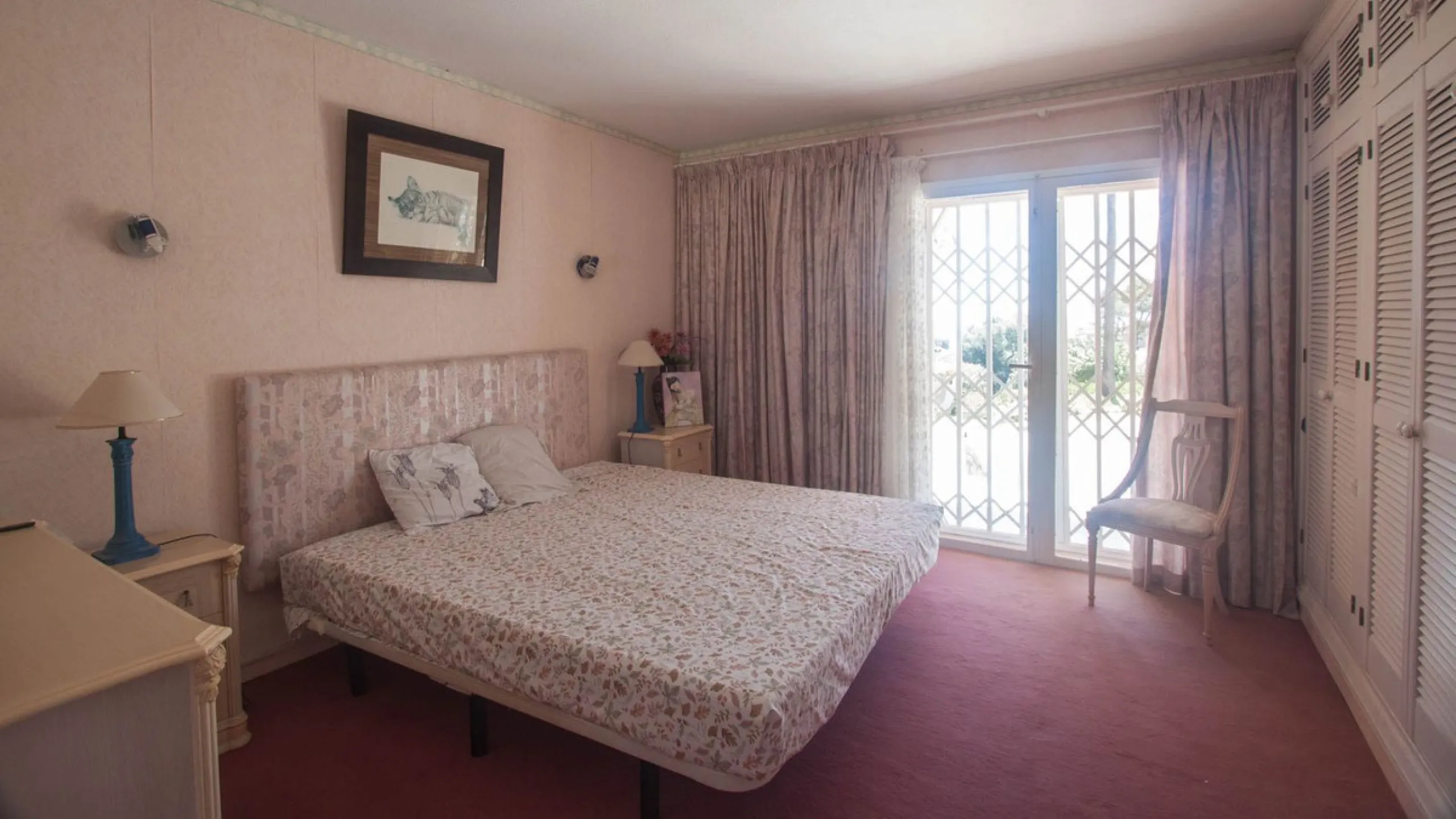 House - Detached Villa в продаже в Estepona, Málaga. В доме 4 спален и 4 ванных комнат. Площадь дома 340 м². Площадь участка 4566 м²