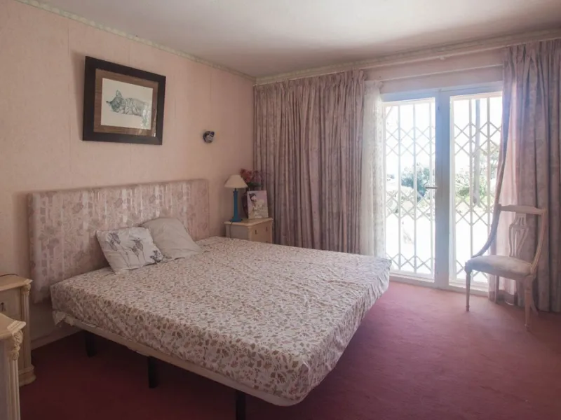 House - Detached Villa в продаже в Estepona, Málaga. В доме 4 спален и 4 ванных комнат. Площадь дома 340 м². Площадь участка 4566 м²
