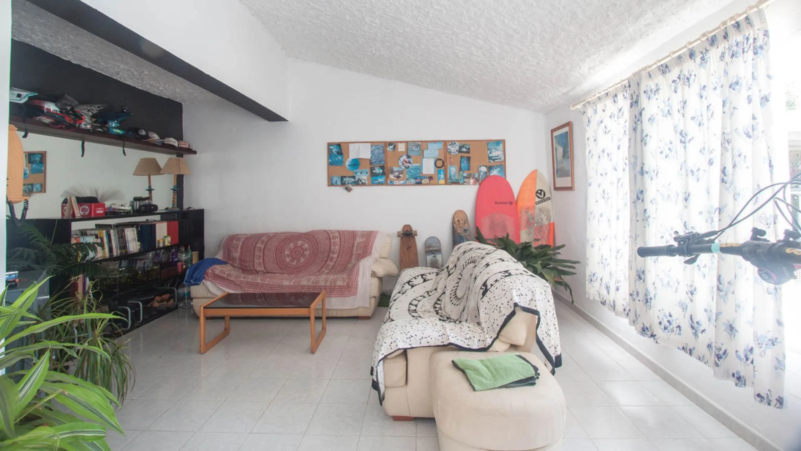 House - Detached Villa в продаже в Estepona, Málaga. В доме 4 спален и 4 ванных комнат. Площадь дома 340 м². Площадь участка 4566 м²