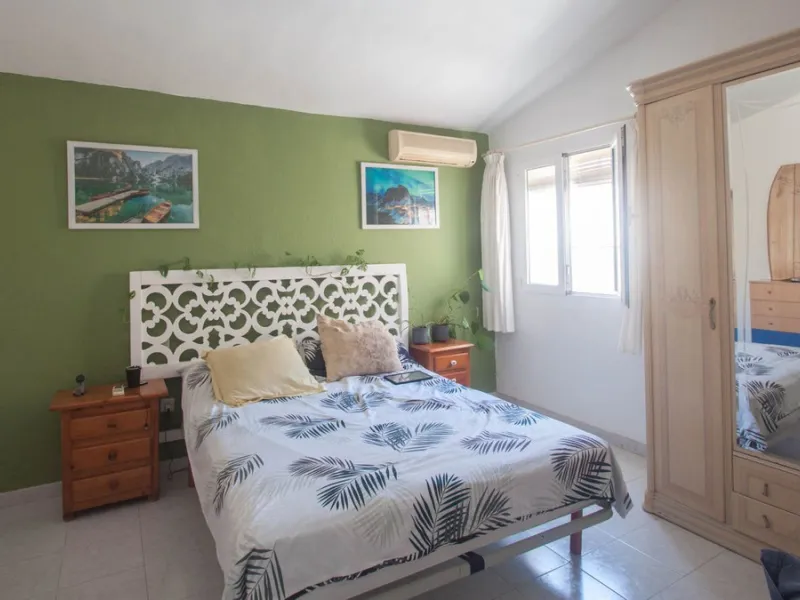 House - Detached Villa в продаже в Estepona, Málaga. В доме 4 спален и 4 ванных комнат. Площадь дома 340 м². Площадь участка 4566 м²