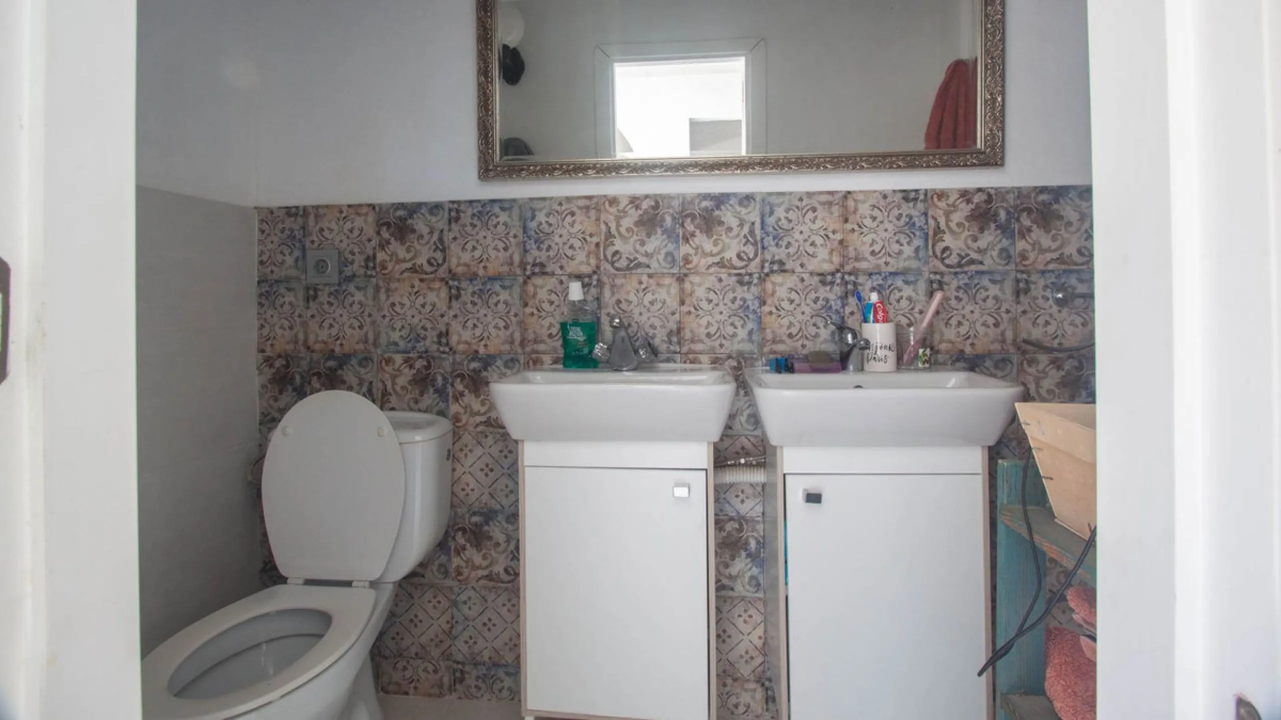 House - Detached Villa в продаже в Estepona, Málaga. В доме 4 спален и 4 ванных комнат. Площадь дома 340 м². Площадь участка 4566 м²